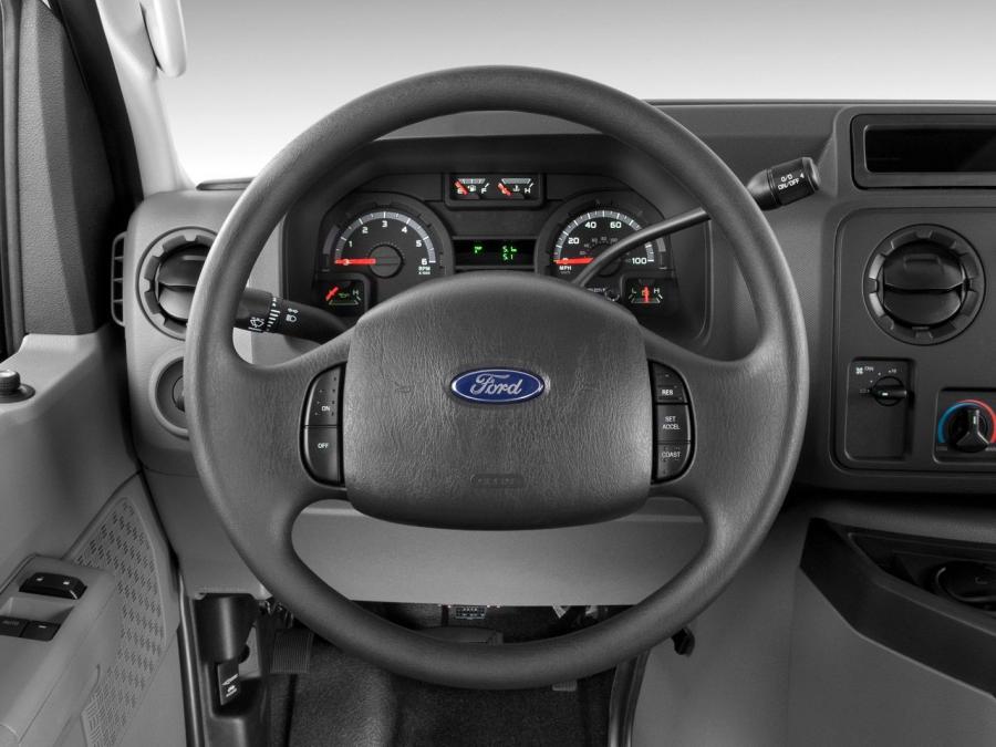  Ford E-150 Cargo Van 2007 года  (фото 2 из 5)
